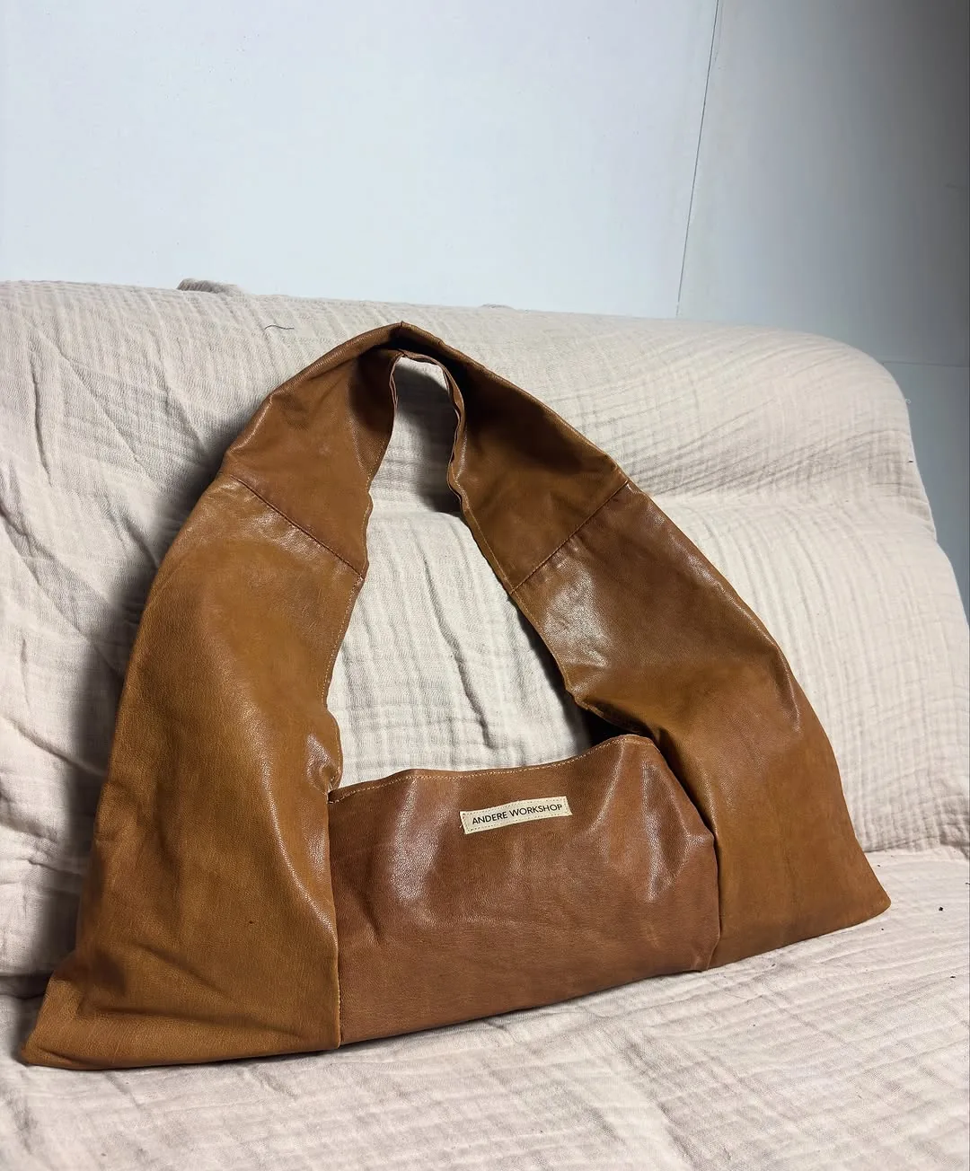 Ordinary honey, honey leather bag