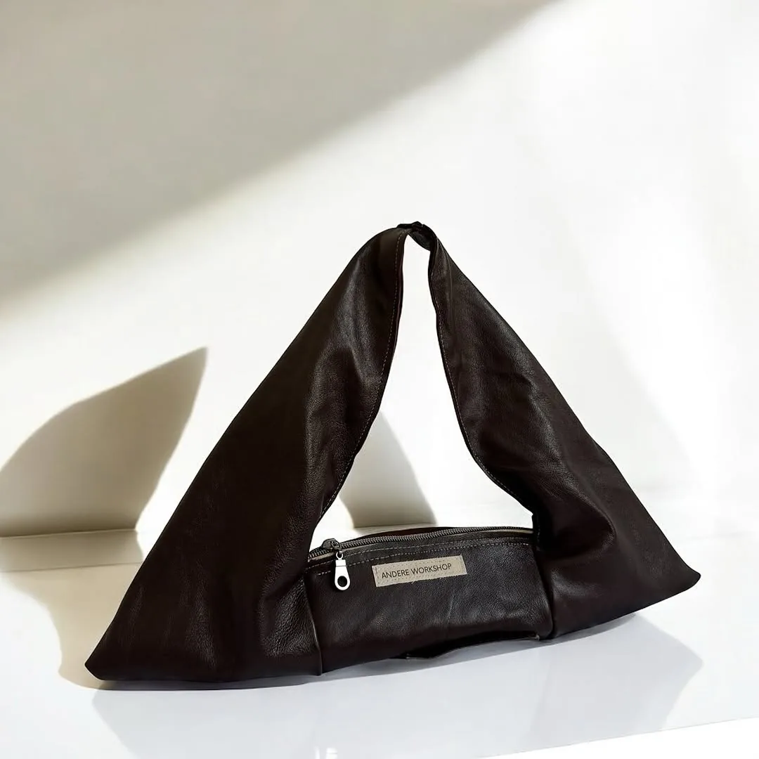 Ordinary XS brown, dark brown leather bag